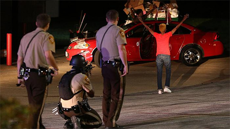 Calma en las calles de Ferguson tras la furia racial